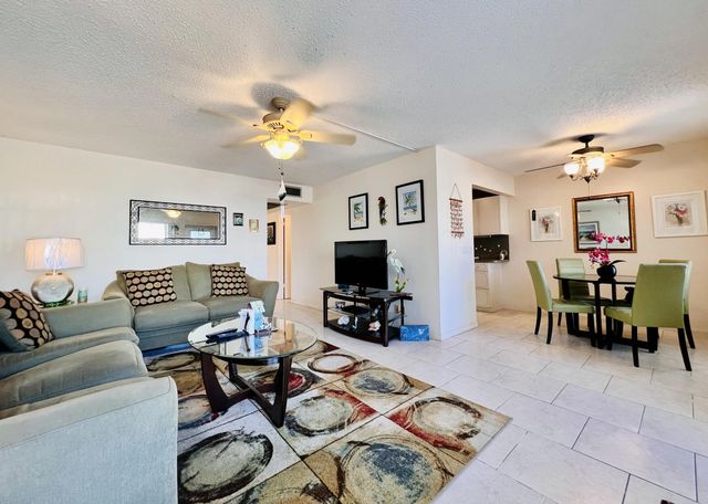 5 of 18 - 171 Chatham I, West Palm Beach, FL