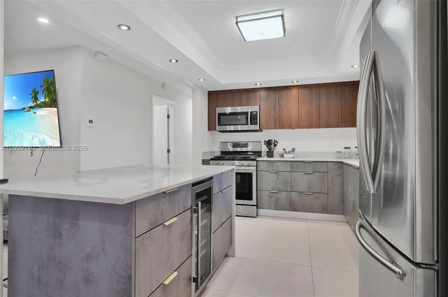 4 of 29 - 3338 Cleveland Street, Hollywood, FL