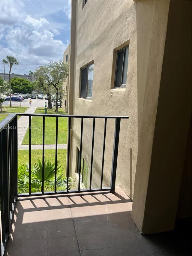 8625 Nw 8th Street #213, Miami