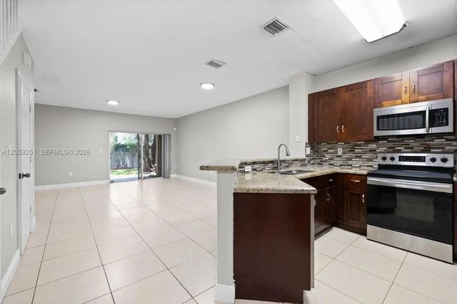 3 of 27 - 7929 Tuscany Drive, Tamarac, FL