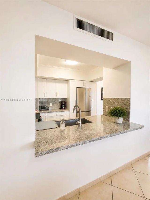 4 of 9 - 3505 S Ocean Drive #401, Hollywood, FL