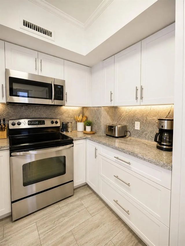 5 of 9 - 3505 S Ocean Drive #401, Hollywood, FL