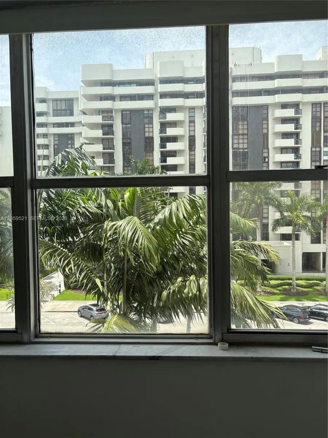 2 of 35 - 625 Biltmore Way #501, Coral Gables, FL