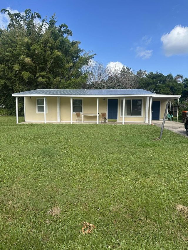1571 4th Court, Vero Beach