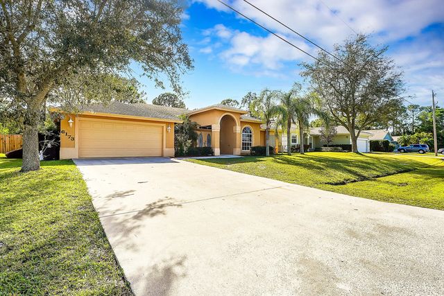 5 of 32 - 6173 Nw East Deville Circle, Port St. Lucie, FL