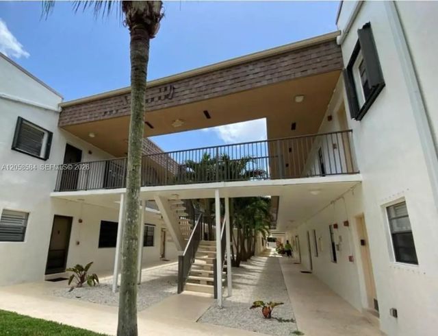 8261 Sw 128 Street #211, Pinecrest
