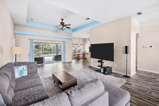 4 of 22 - 631 Se Stow Terrace, Port St. Lucie, FL