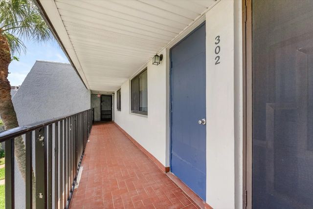 4 of 41 - 4266 Deste Court #302, Lake Worth, FL