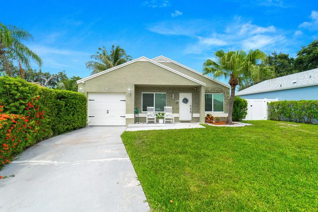 7 Cardiff Way, Boynton Beach