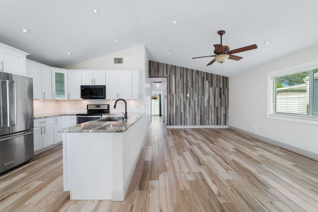 3 of 34 - 7 Cardiff Way, Boynton Beach, FL
