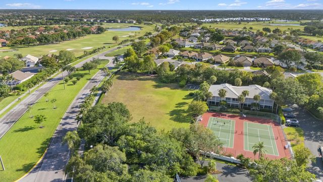 5 of 13 - 8151 Twelve Oaks Circle, Naples, FL