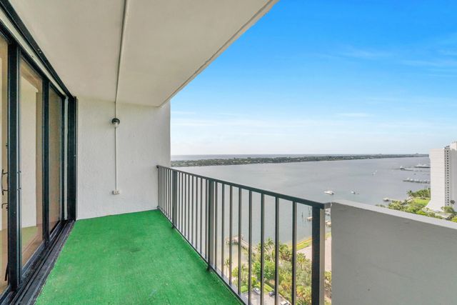 2 of 38 - 5600 N Flagler Drive #2504, West Palm Beach, FL