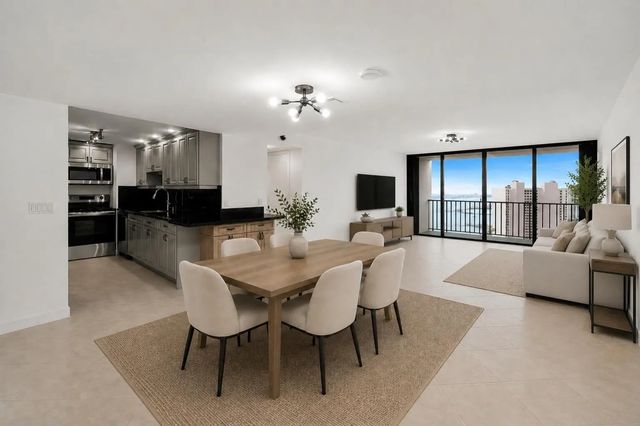 3 of 38 - 5600 N Flagler Drive #2504, West Palm Beach, FL