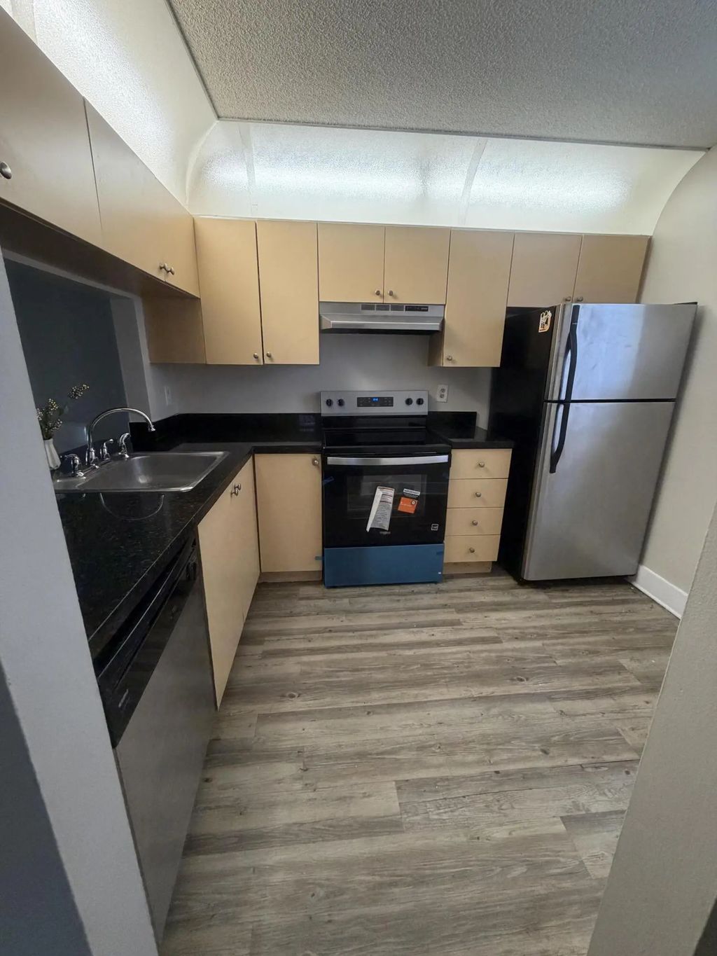 729 Nw 103rd Terrace #201, Pembroke Pines
