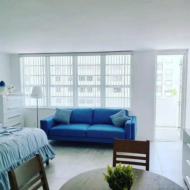 3 of 12 - 100 Lincoln Road #707, Miami Beach, FL