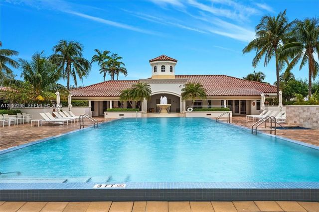 3 of 18 - 19900 E Country Club Drive #310, Aventura, FL