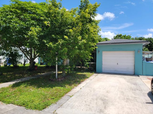 4 of 40 - 5165 Sw 10th Court, Margate, FL