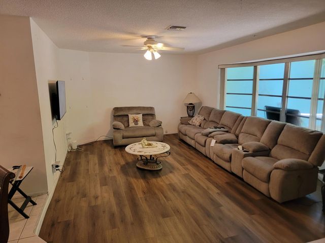 5 of 40 - 5165 Sw 10th Court, Margate, FL