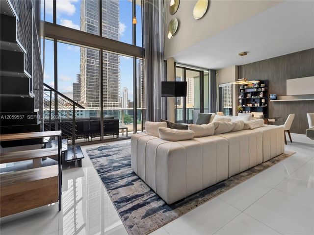 3 of 9 - 200 Biscayne Boulevard Way #1407, Miami, FL
