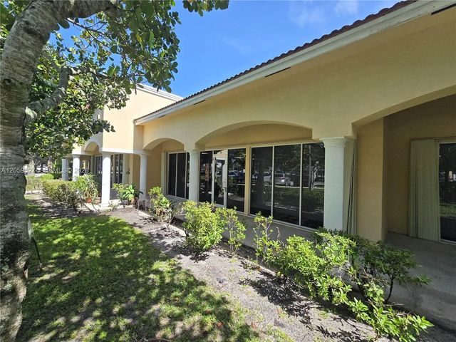 4 of 18 - 4953 Le Chalet Boulevard, Boynton Beach, FL