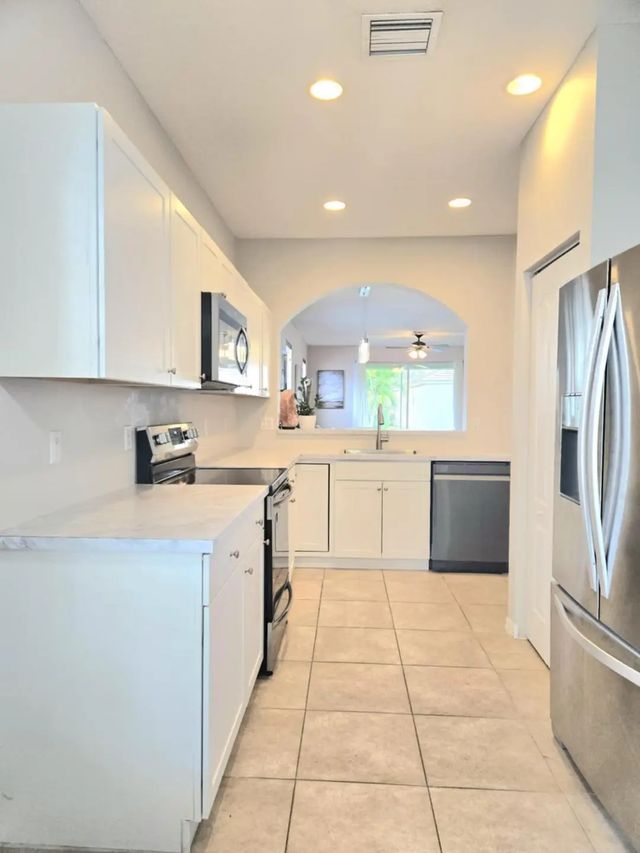 5 of 23 - 9658 Sw Lindale Trace Boulevard, Port St. Lucie, FL