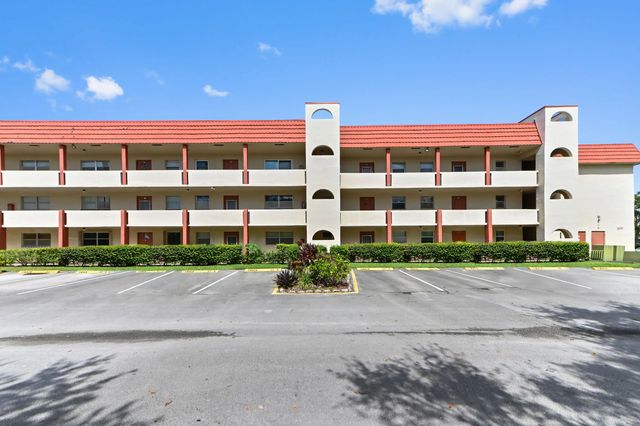 3091 E Sunrise Lakes Drive #302, Sunrise