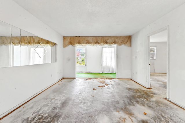 5 of 19 - 3091 E Sunrise Lakes Drive #302, Sunrise, FL