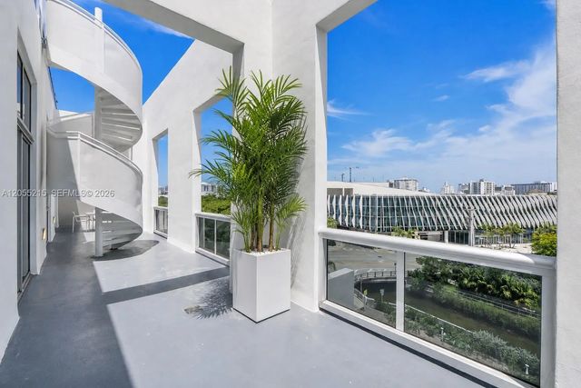 3 of 22 - 2001 Meridian Avenue #ph-16, Miami Beach, FL