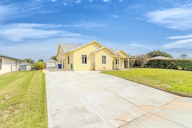 2 of 99 - 374 Parker Street Ne, Lake Placid, FL