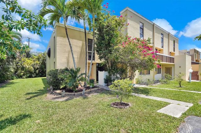 2811 Sw 87th Terrace #1201, Davie