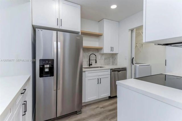 931 Ne 199th Street #201-22, Miami