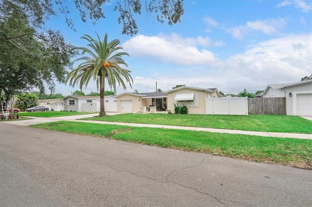 3 of 47 - 8963 Sw 53rd Street, Cooper City, FL
