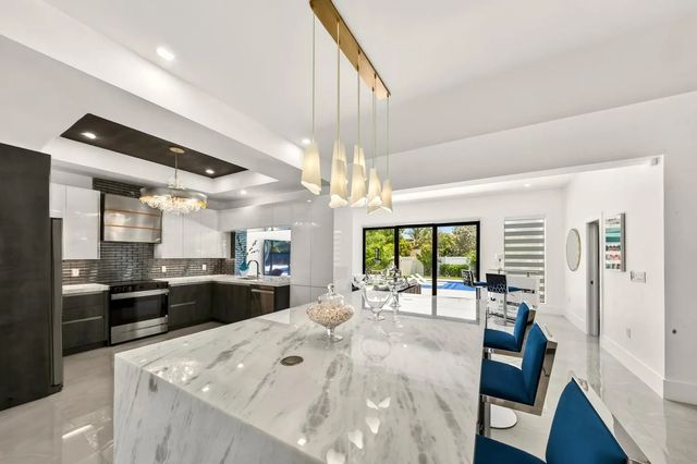3 of 87 - 3933 Washington Street, Hollywood, FL