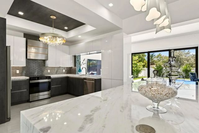 5 of 87 - 3933 Washington Street, Hollywood, FL