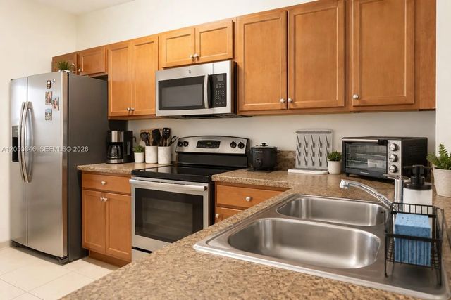 5 of 18 - 132 Se 28th Place #4, Homestead, FL