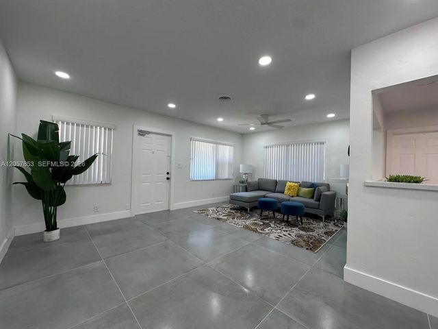 4 of 17 - 1628 Nw 8th Avenue, Fort Lauderdale, FL