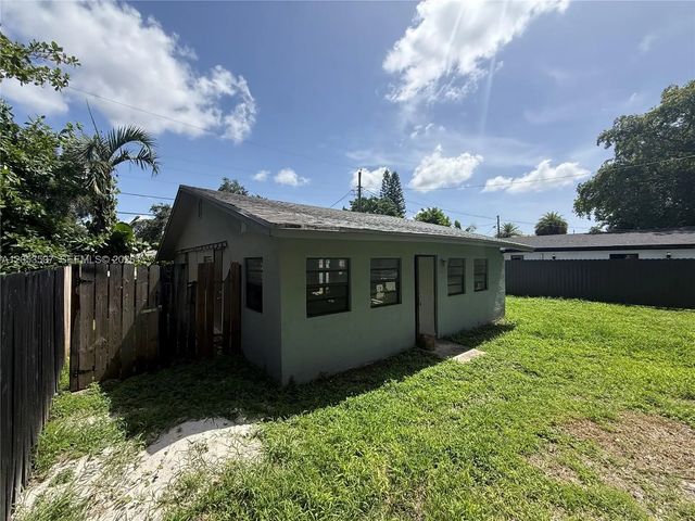 2 of 4 - 6123 Call Street, Hollywood, FL