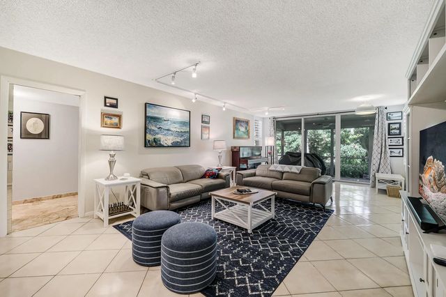 4 of 44 - 933 Cypress Grove Drive #103, Pompano Beach, FL