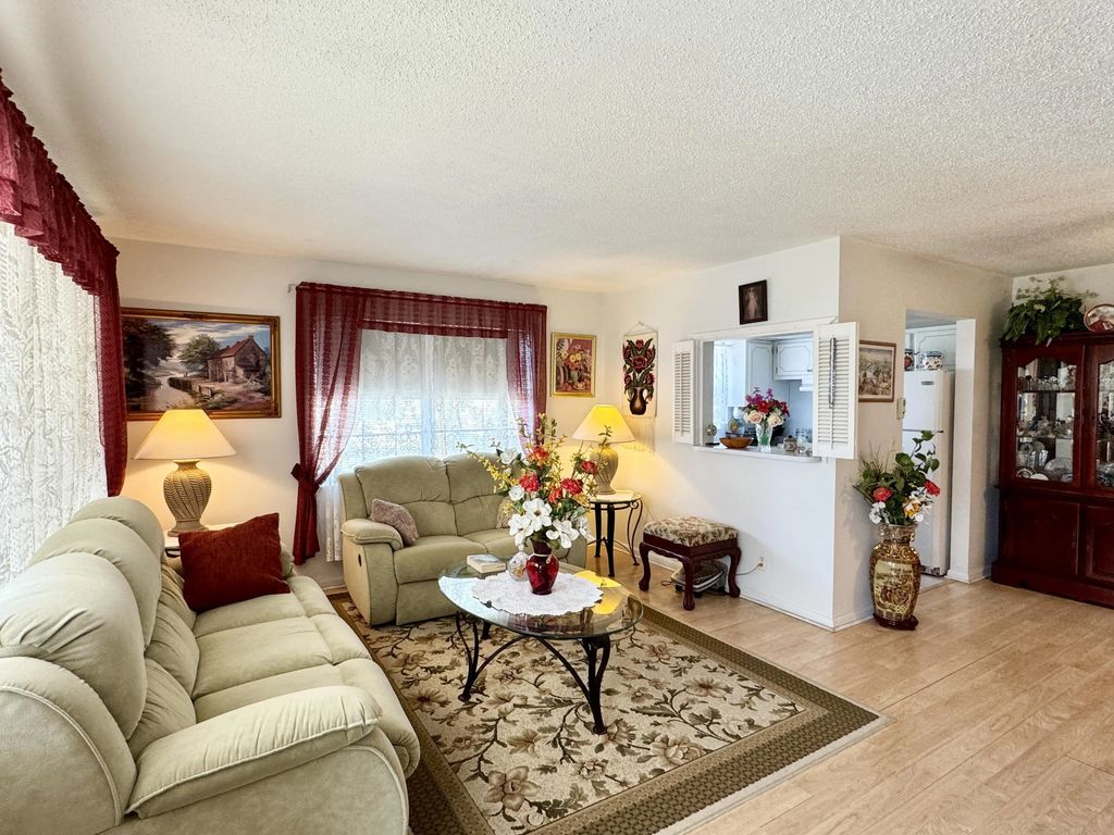 148 Bedford F, West Palm Beach
