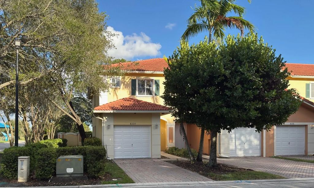 8320 Santa Monica Avenue #8320, Tamarac