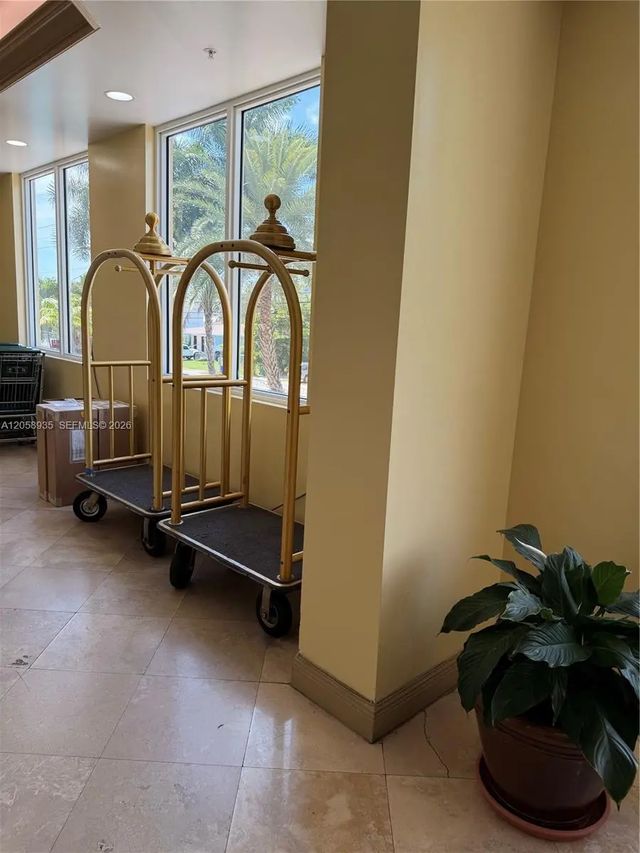 5 of 23 - 3500 Coral Way #907, Miami, FL