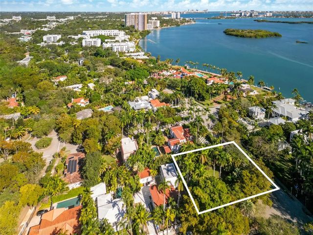 3 of 5 - 5810 N Bayshore Drive, Miami, FL