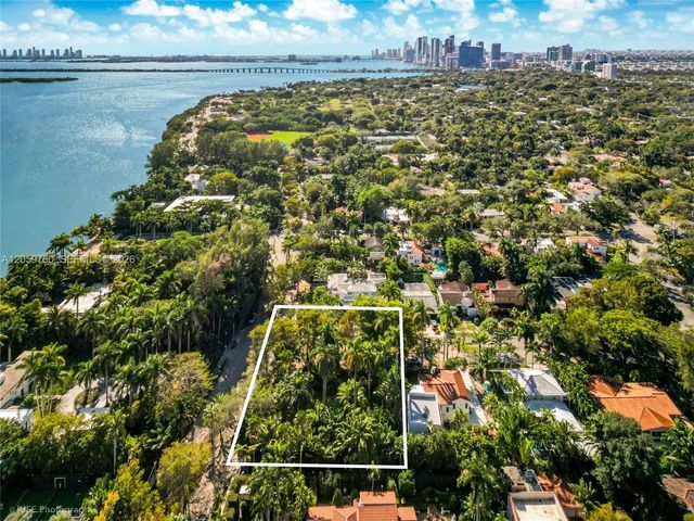 4 of 5 - 5810 N Bayshore Drive, Miami, FL