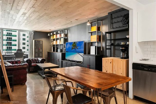 3 of 15 - 2301 Collins Avenue #522, Miami Beach, FL