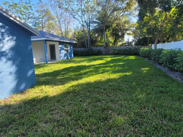 3 of 48 - 106 E Chandler Road, West Palm Beach, FL