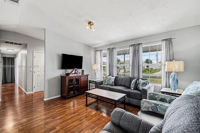3 of 46 - 316 Sw 19th Terrace, Cape Coral, FL
