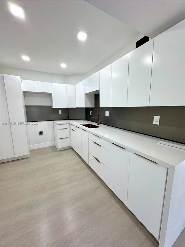 3 of 12 - 300 Bayview Drive #1201, Sunny Isles Beach, FL