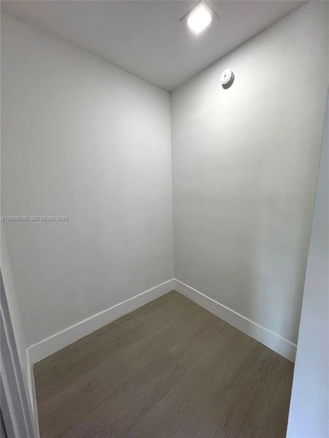 5 of 12 - 300 Bayview Drive #1201, Sunny Isles Beach, FL
