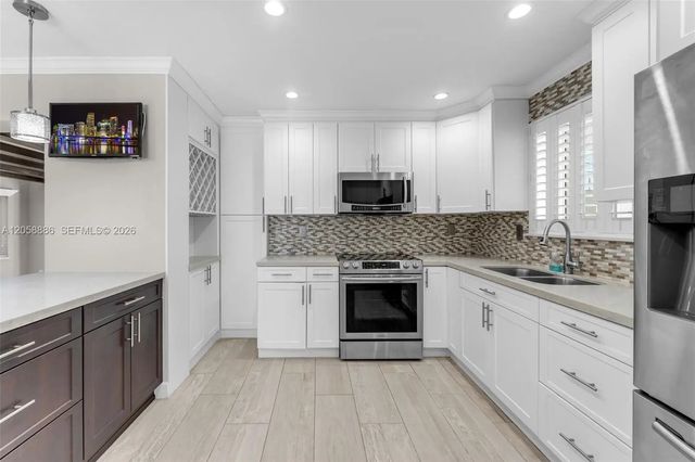 4 of 25 - 1310 Sw 92nd Avenue, Miami, FL