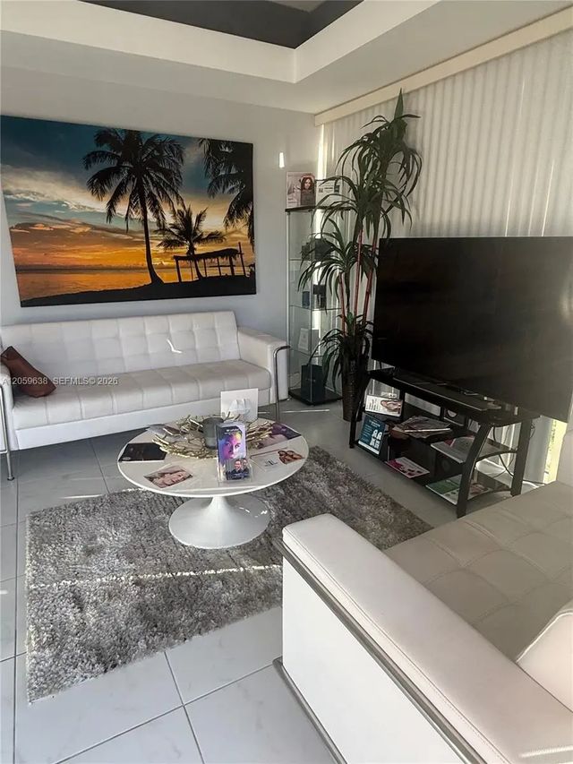4 of 18 - N/A, Hallandale Beach, FL